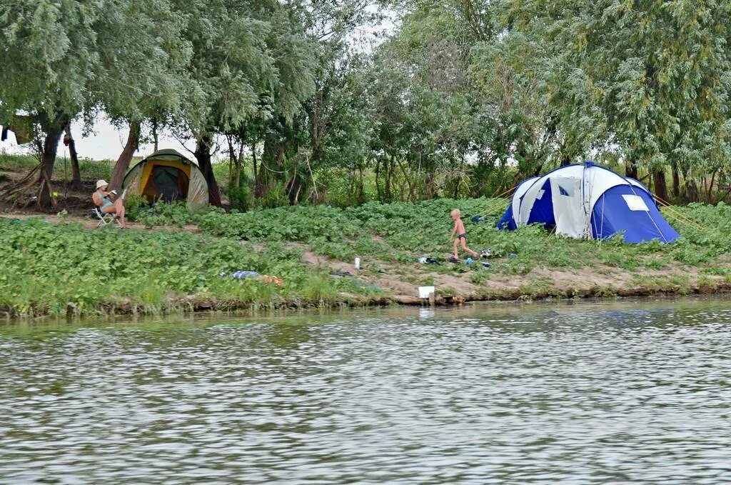 Махачкала дагестан море избербаш. Каспийское море дагестан дербент. Куда поехать отдыхать из астрахани. Астрахань городской пляж. Актюбинск каспийское море.