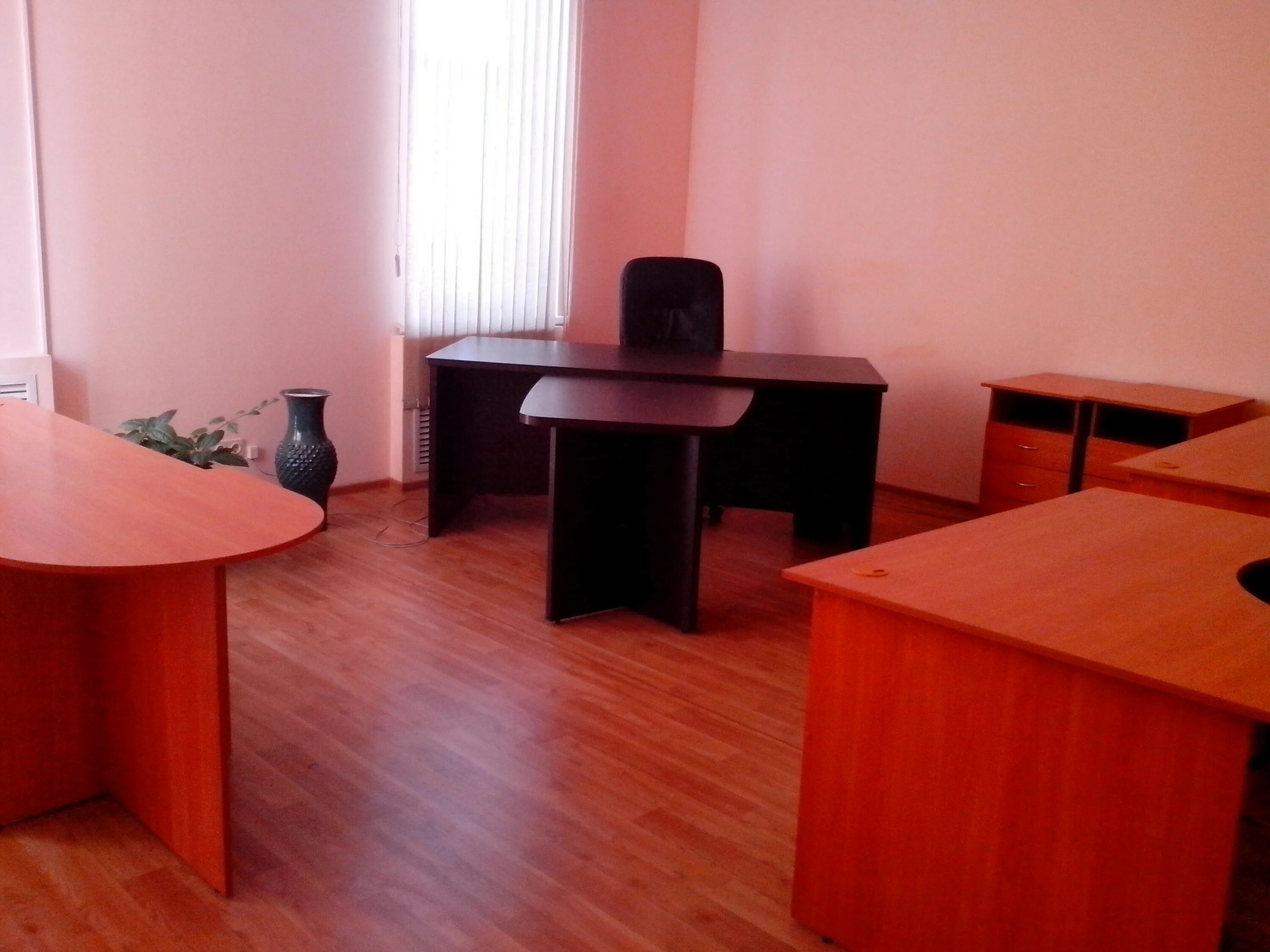 Аренда офиса. Сириус парк офисы. Офис на 5 м. Фото офиса без людей для фона. Аренда офиса.