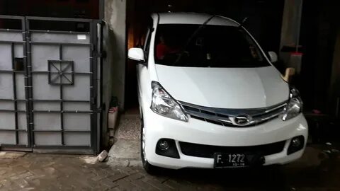 Cantik di mobil