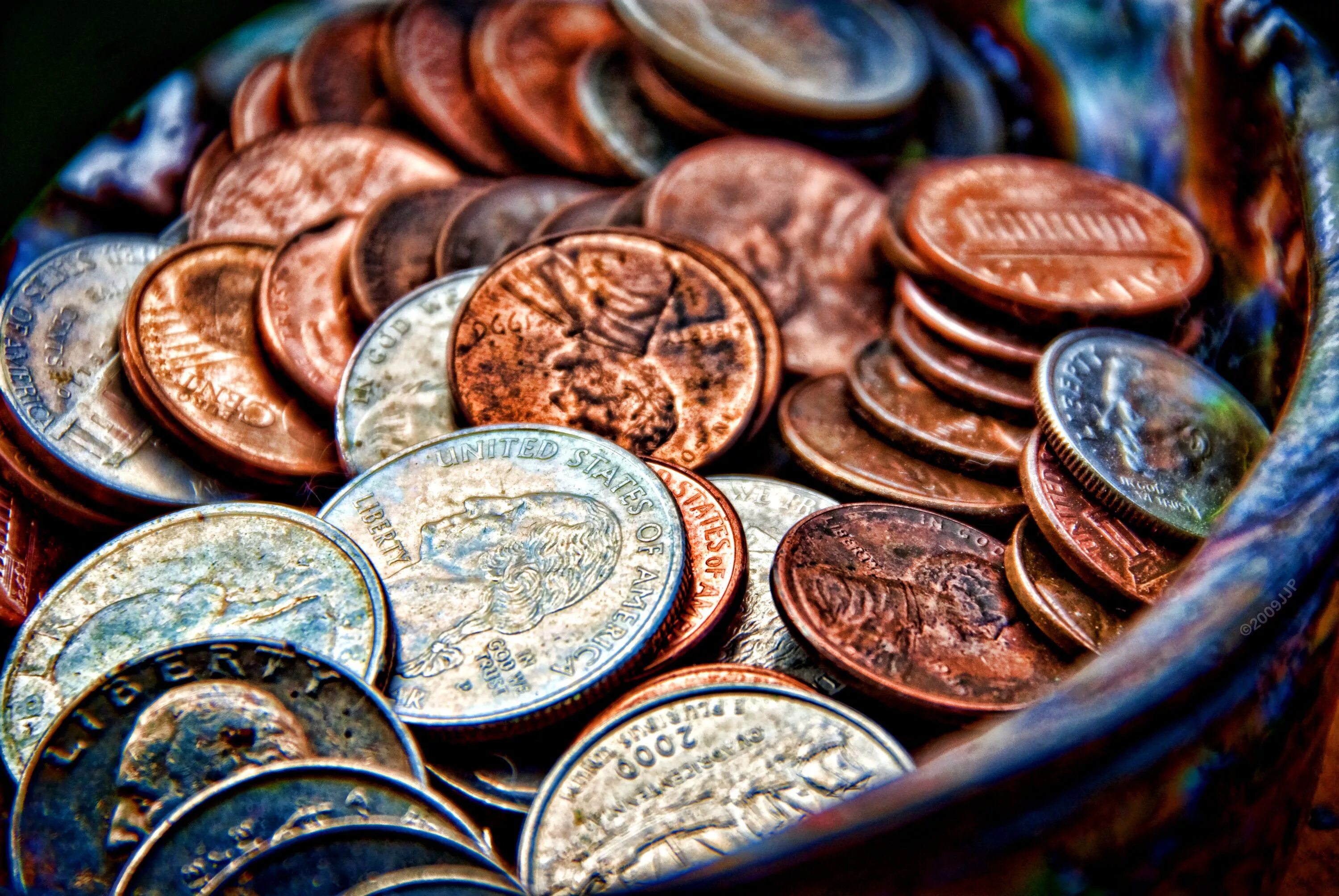 Металлические деньги. Старинные монеты. Красивые старинные монеты. Металлические монеты.