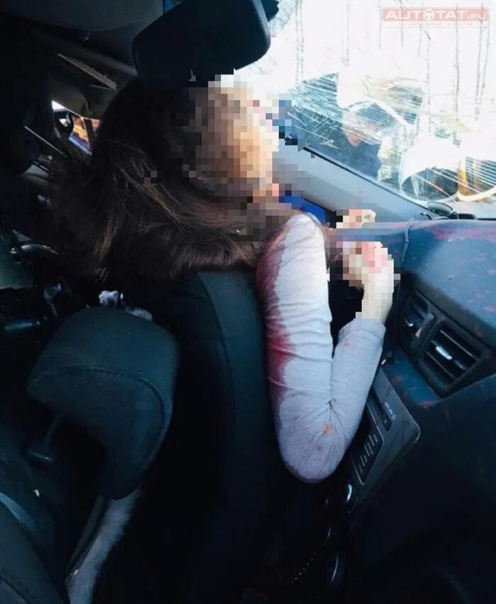 Попала в аварию и была вытрахана незнакомцем прямо на дороге