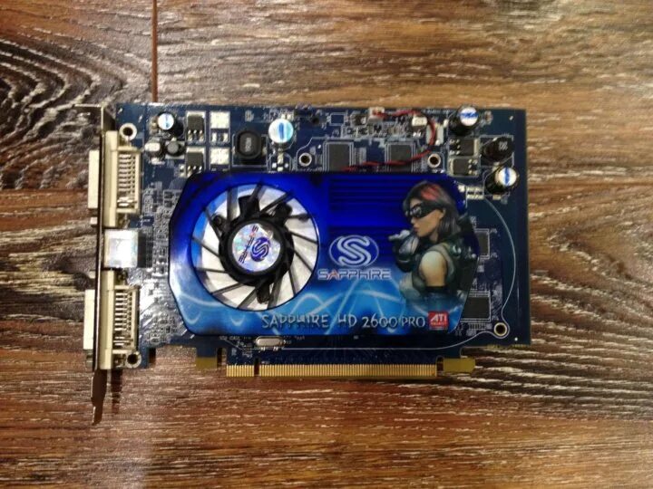 PCI-E Radeon 2600 Pro 256mb.