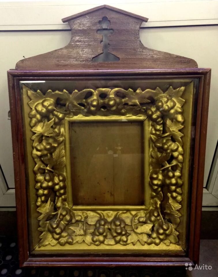 Киоты для икон из дерева. Киот для иконы. Киот с дверцей. Авито киоты. Авито киоты.
