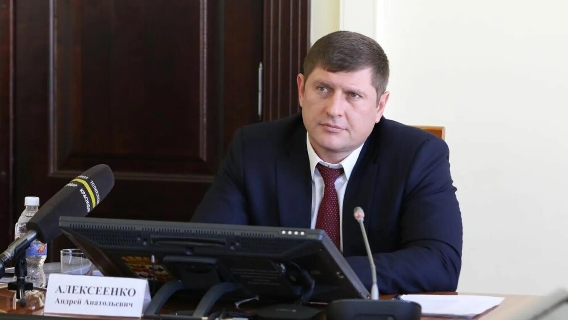 Мэр краснодара 2021. Фото алексеенко. Алексеенко мэр краснодара. Мэр краснодара 2022. Фото алексеенко.