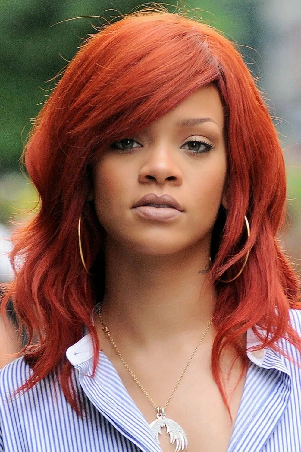Фотка красных волос. Rihanna 2011. рианна цвет волос. рианна рыжая. rihanna 2004.