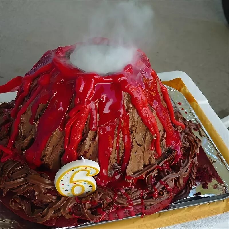 блюдо вулкан. вулкан из картофельного пюре. салат вулкан с красной рыбой. вулкан из пюре и фарша. картофельный вулкан.