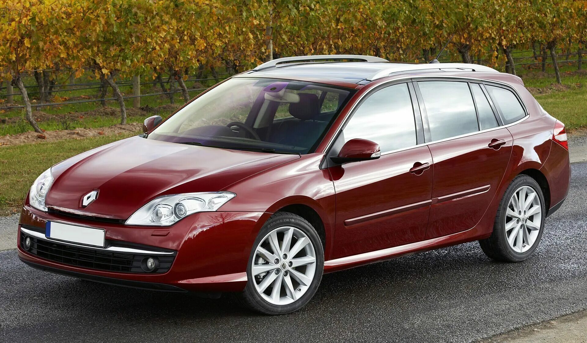 Купить renault laguna 2. Renault Laguna 2008 универсал. Renault Laguna 3. Рено Лагуна 3 универсал. Renault Laguna III 2007.