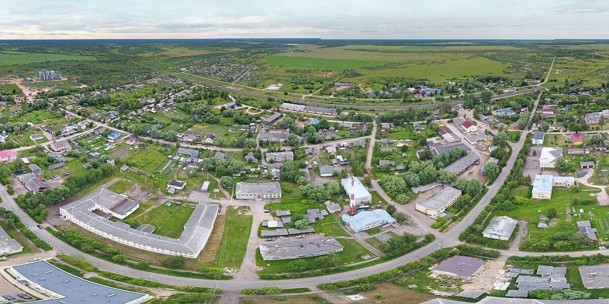 Через сколько на поселок. Волот Новгородская область. Поселок Волот. Деревня Волот Новгородская область. Посёлок Волот Новгородской области Старорусского района.