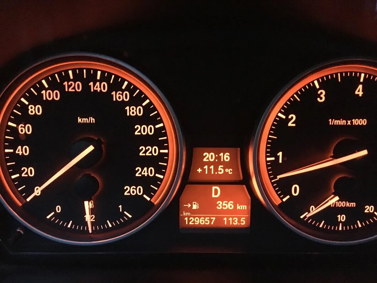 Чек энджин на панели. Горит на приборке двигатель. Панель приборов двигатель чек. Индикатор чек энджин. Датчик чек энджин.