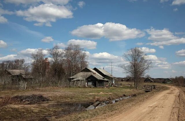 Деревня б н. Деревня весной. Село весной. Старая деревня.