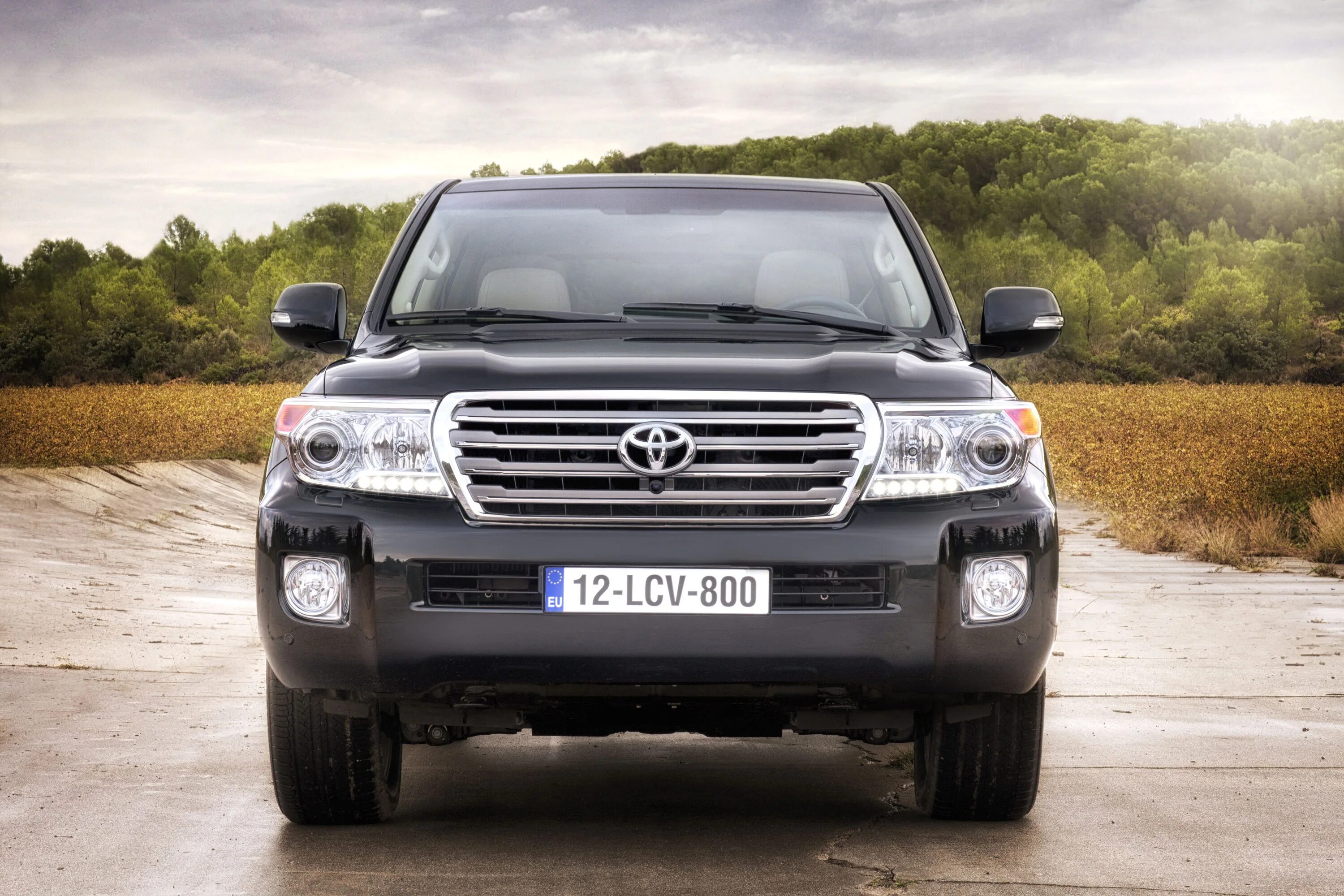 Автомобили ленд крузер 200. Toyota Land Cruiser 200. Toyota Land Cruiser 2012. Land Cruiser 200 2007. Toyota Land Cruiser 200 v8 2012.