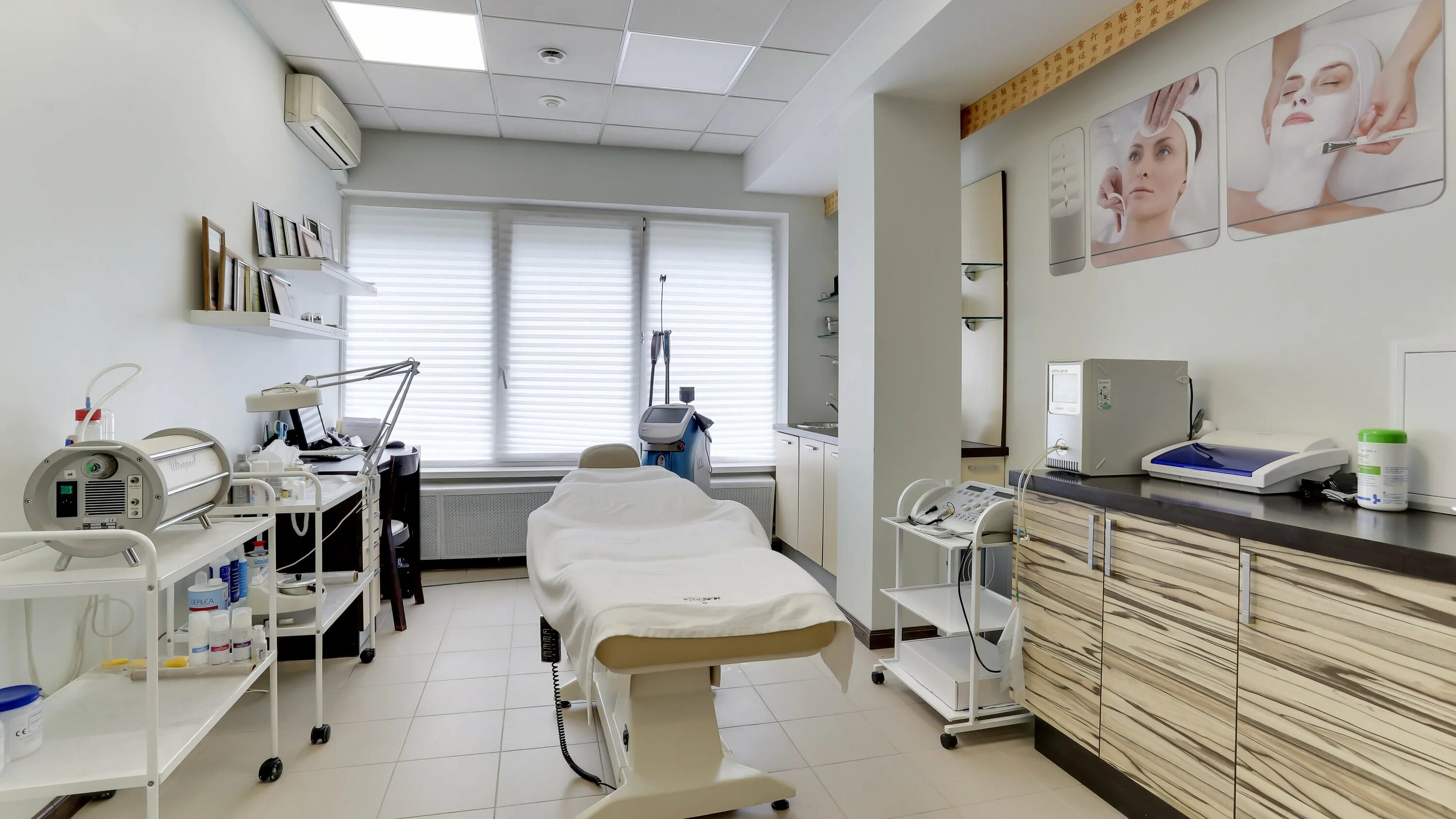 Salon t. Фольксваген каравелла т4 салон. Volkswagen transporter t4 салон. Фольксваген т5 салон. Салон т владивосток.