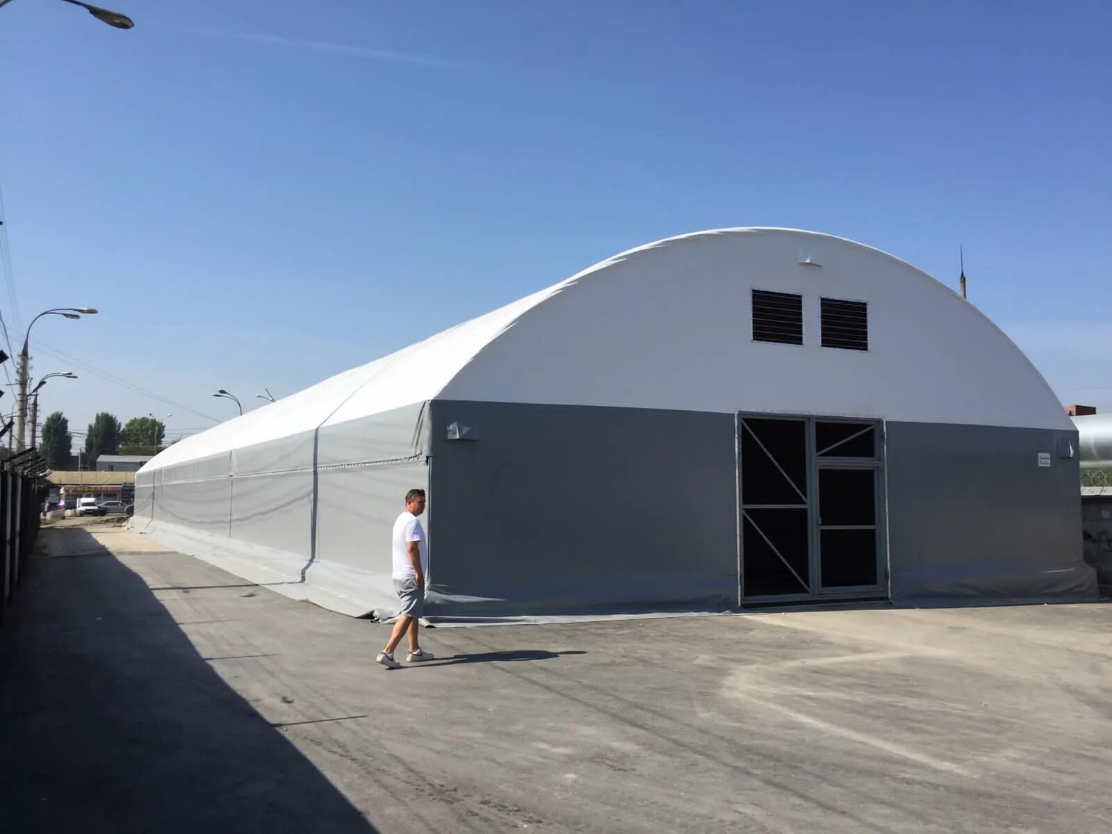 Полог тарпаулин 2x3 м. Тент тарпаулин 120 утепленный. Каркасно тентовые ангары. Тент на бункер 8 м3. Ангар каркасно-тентовый 8х14м (пвх 650гр/м2- 2 слоя).