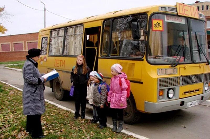 Школьный автобус. Автобус для детей. Автобус ПАЗ дети. Детский школьный автобус.