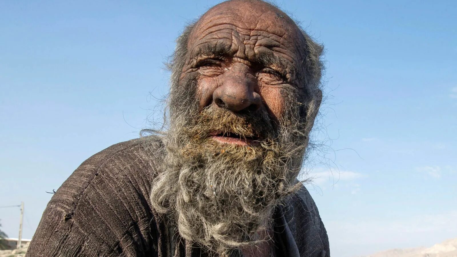 Самого грязного человека. Аму Хаджи, который не мылся 60 лет. Аму Хаджи самый грязный человек.