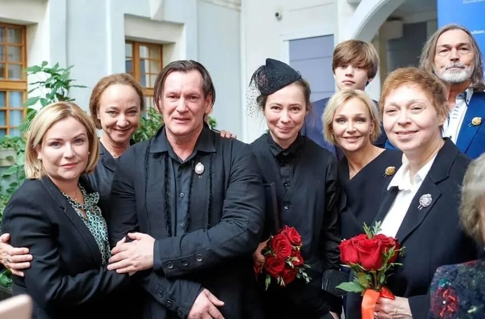 Выпускники гитиса известные. Наталия Вдовина выпускники театрального училища им. м. Щепкина. ГИТИС выпускники. Выпускники ГИТИСА 1988. Выпускники ГИТИСА 1980 года.
