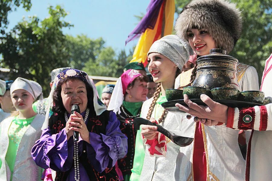 Праздник окончания полевых работ у башкир. Башкирия праздник каргатуй. национальный праздник башкир каргатуй. праздник каргатуй у башкир. татарские и башкирские праздники.