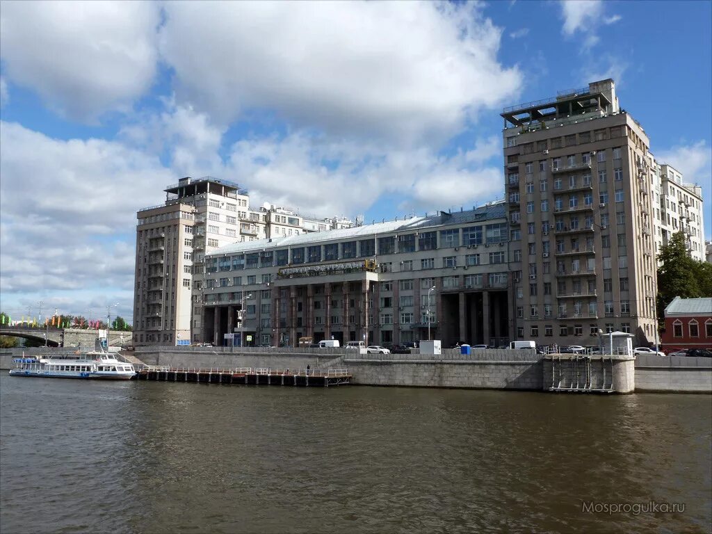 Борис иофан дом на набережной. Дом правительства дом на набережной в москве. Дом на набережной москва иофан. Дом правительства на серафимовича. Дом правительства на набережной в москве.