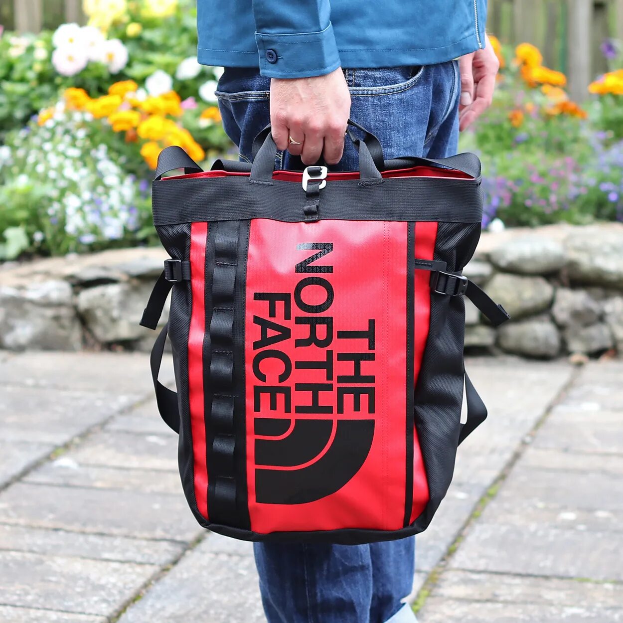 Рюкзак the North face Base Camp. Сумка тоут the North face. The North face сумка Base Camp. The North face Base Camp Tote Bag in Black.