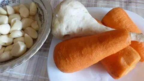 Морковь с чесноком в маринаде