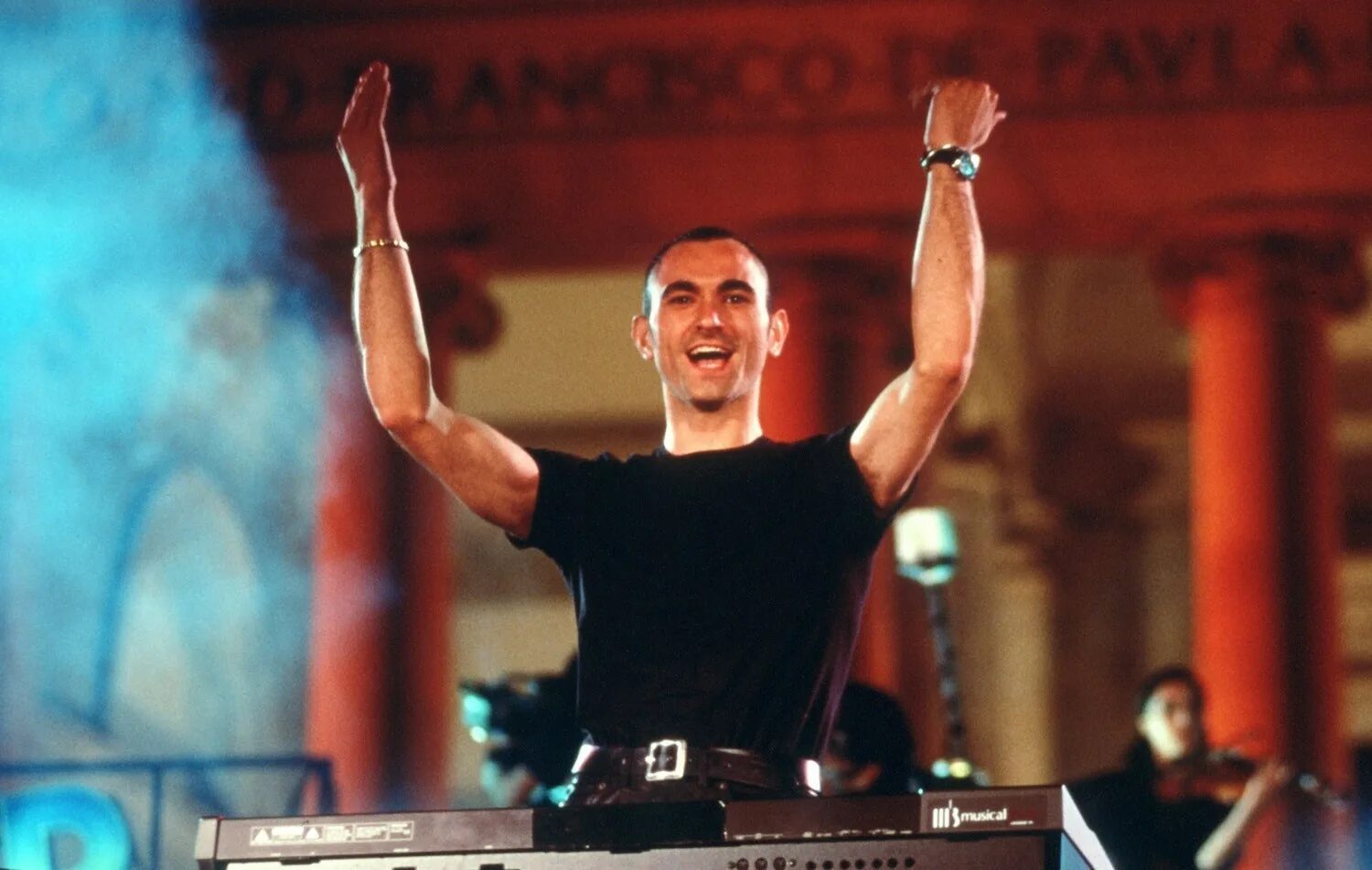 Robert miles mp3. Robert Miles. DJ Robert Miles. Robert Miles фото.