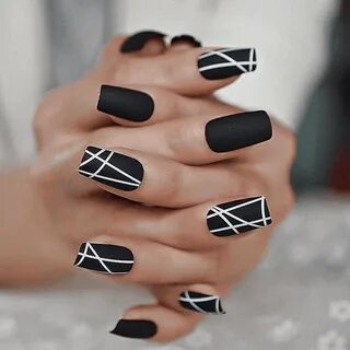 Черный маникюр на квадратные