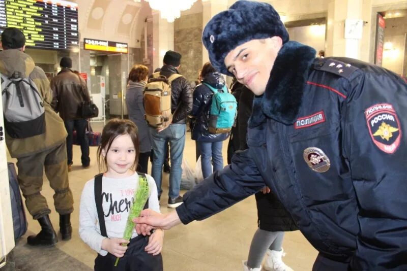 полицейские екатеринбурга. транспортная полиция. жд полиция. рейды по жд объектам в улан-удэ. екатеринбург жд переходы фото.