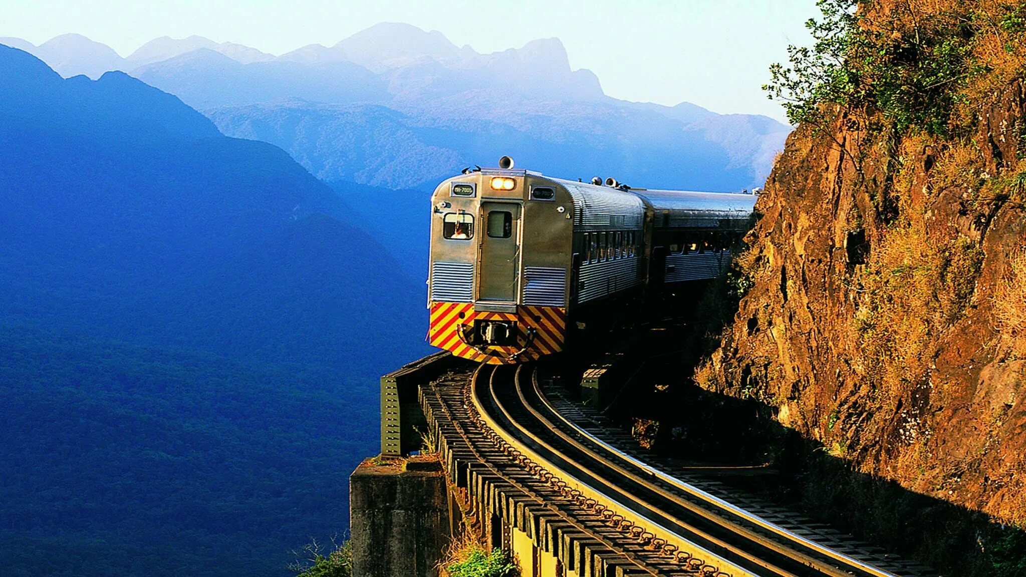 Поезд Куритиба-Паранагуа. Горные железные дороги Индии. Бергенская железная дорога Норвегия. Железная дорога в горах. Железные дороги были в странах