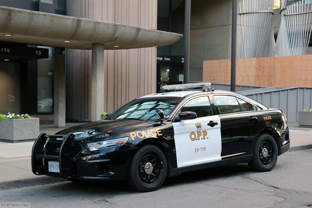 B o car. Онтарио полиция SWAT. Ontario Provincial Police. O.P.P Police. SWAT авто полиция США.
