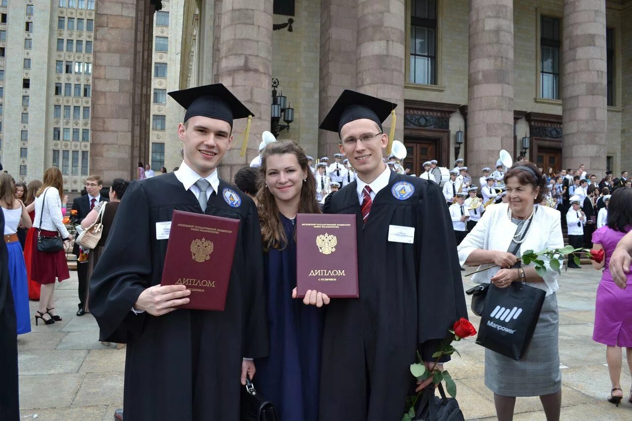 Гуманитарные вузы москвы рггу. Выпускники юридических вузов. Выпускники юридических вузов. Саратовский государственный университет выпускники рудн. Рудн университет студенты.
