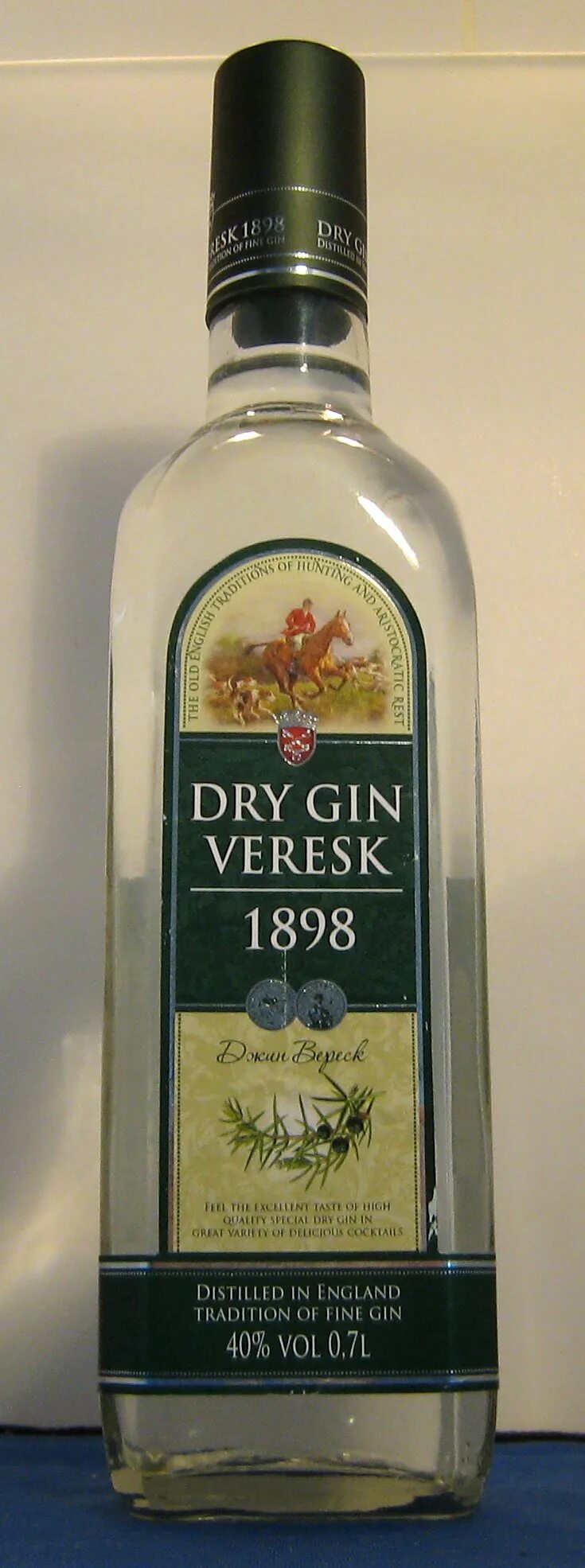 Dry gin отзывы. Джин Тверской Вереск. Джин Вереск 0.7. Dry Gin Вереск.