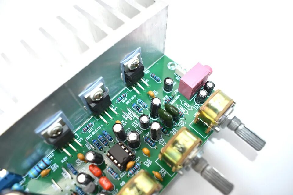 усилитель 4. Kinter ma-150. сабвуфер tda2030 мост на smd. трехканальный усилитель зч с сабвуфером конструктор. усилитель для сабвуфера 220 вольт на 300 ватт.