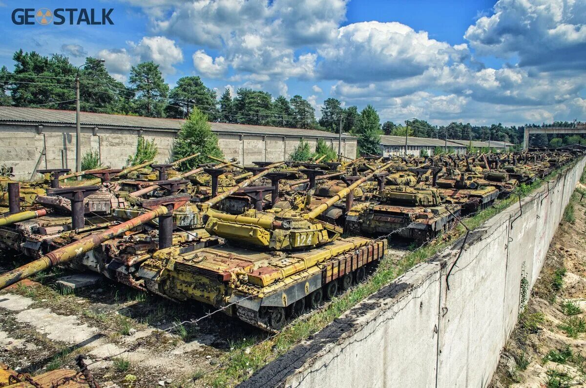 Харьковский танковый. Кладбище танков т-72. харьковский бронетанковый завод кладбище танков. нижний тагил кладбище танков. бронетанковый ремонтный завод кущевская.