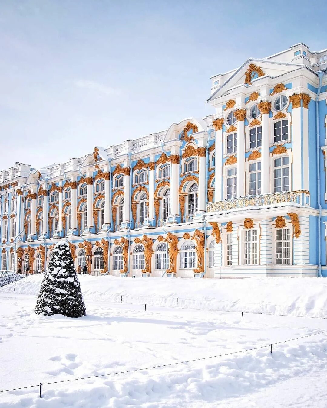 Царского села в санкт петербурге. Екатерининский дворец в санкт-петербурге. екатерининский дворец в лефортово. царскосельский екатерининский дворец. пушкино екатерининский дворец.