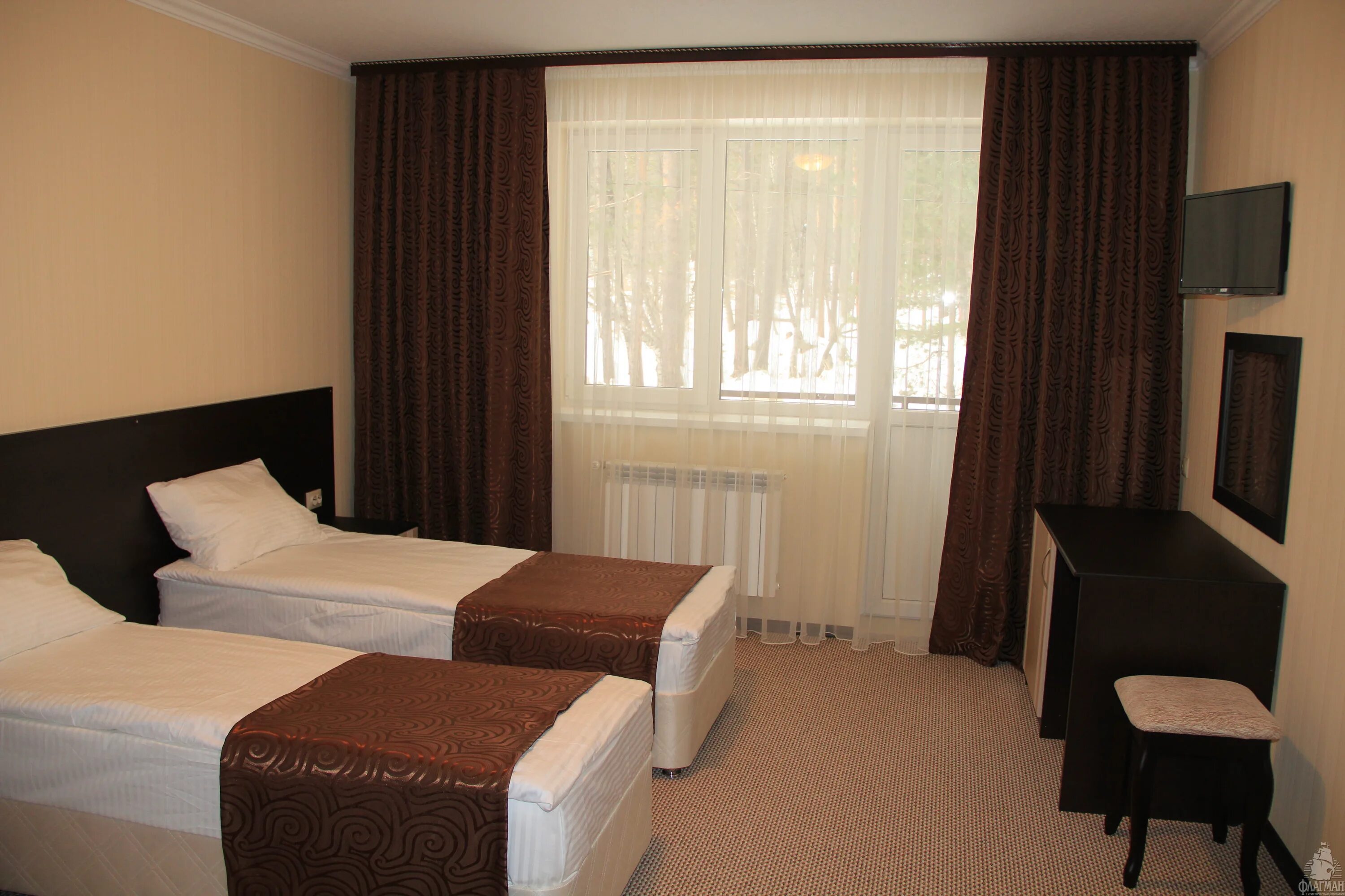 Чегет гостиница смайл. Чегет гостиница смайл. Смайл гостиница. Hotel смайлик. Смайл гостиница.