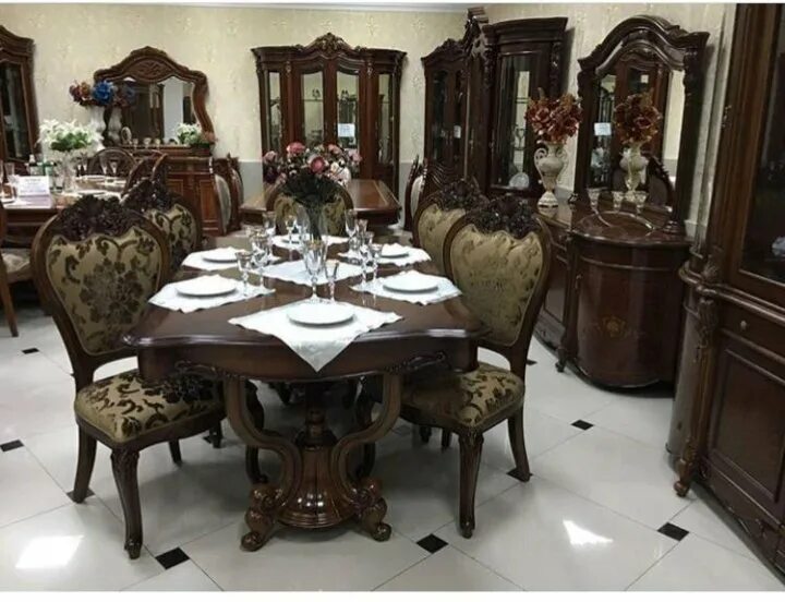 Киргу кухонные столы и стулья. Киргу столы и стулья. Стол версаче махачкала. Стол элис киргу. Столы в киргу.