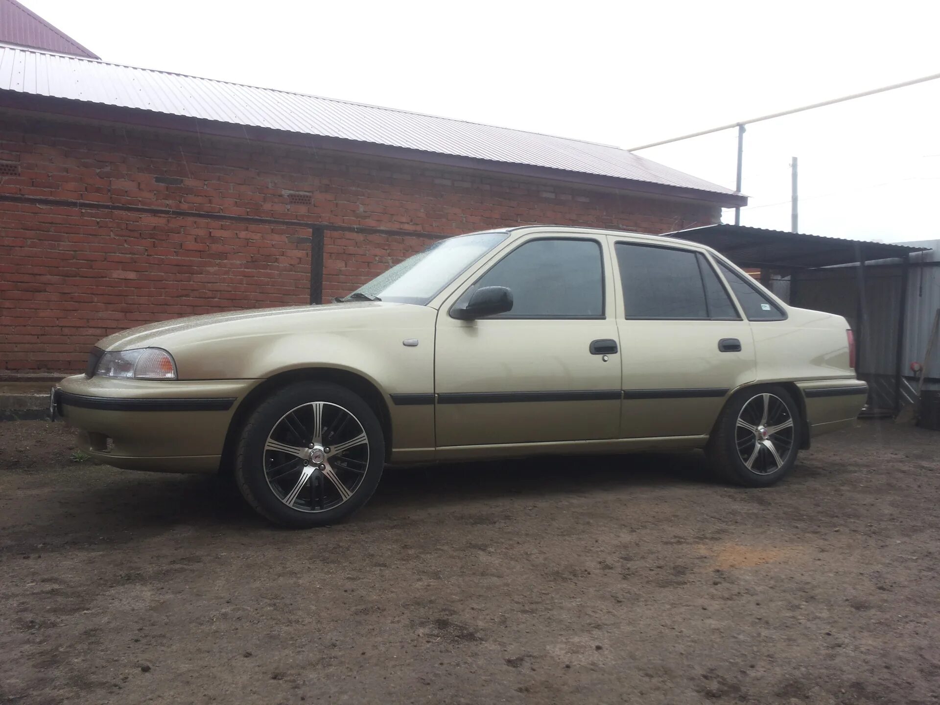 Дэу нексия н 100 литые диски. Daewoo nexia r15. Дэу нексия 2 r 16. Daewoo nexia диски r15. Daewoo nexia n150 колеса.