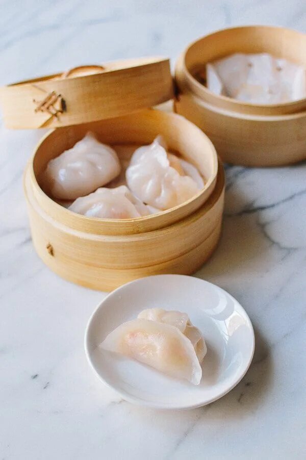 Дамплинг Dim sum. Dim sum китайские пельмени. Рисовые димсамы. Дамплинги из рисовой муки.