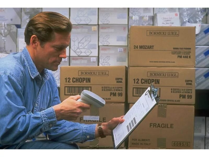 склад одежды. приемщик в аптеку вакансии. стойка мастер приёмщик рольф. приемщик в аптеку вакансии. вкусвилл персонал.