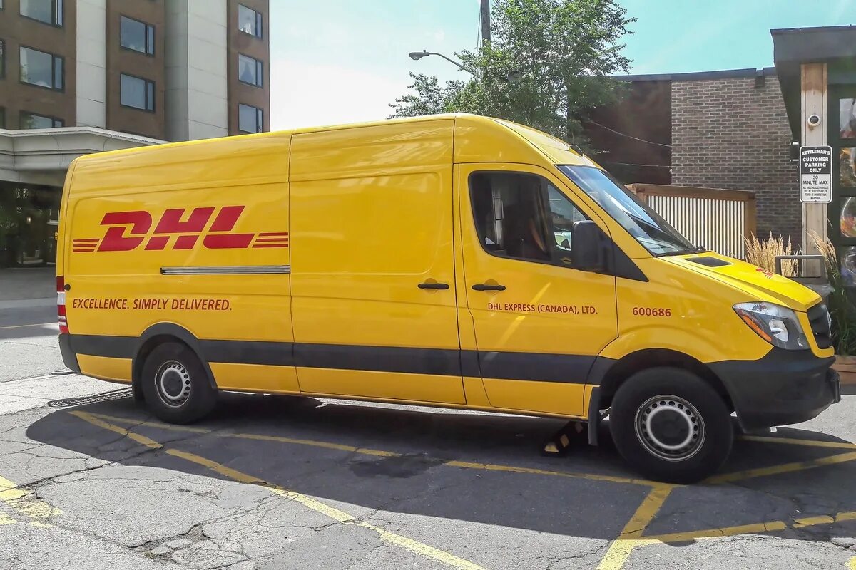 Dhl express. Dhl новгород. Dhl новгород. Ленина, 60/1, томск фото. Мерседес бенц спринтер новый dhl.