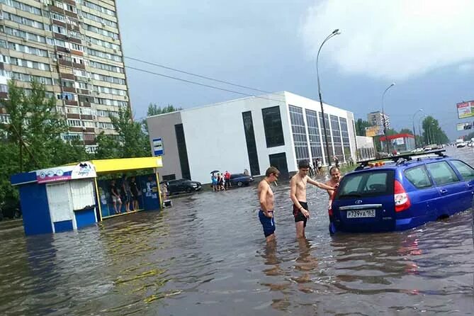 Сколько будет идти дождь сегодня. Тольятти потоп. Тольятти ливень. Тольятти затопление. Тольятти потоп после дождя.