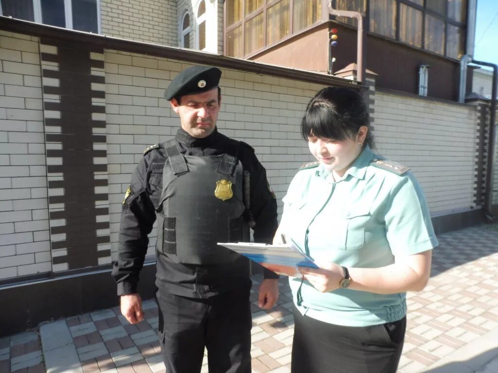 Юмани судебный пристав. Приставы взыскивают алименты. Юмани судебный пристав. Злой судебный пристав. Приставы взыскивают алименты.