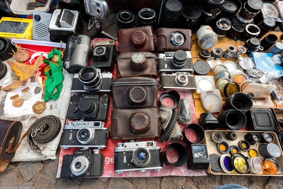 Интересные вещи на блошином рынке. Барахолка снг. Аватарка геническ барахолка. Блошиный рынок вещи. Картинки барахолка для объявлений.