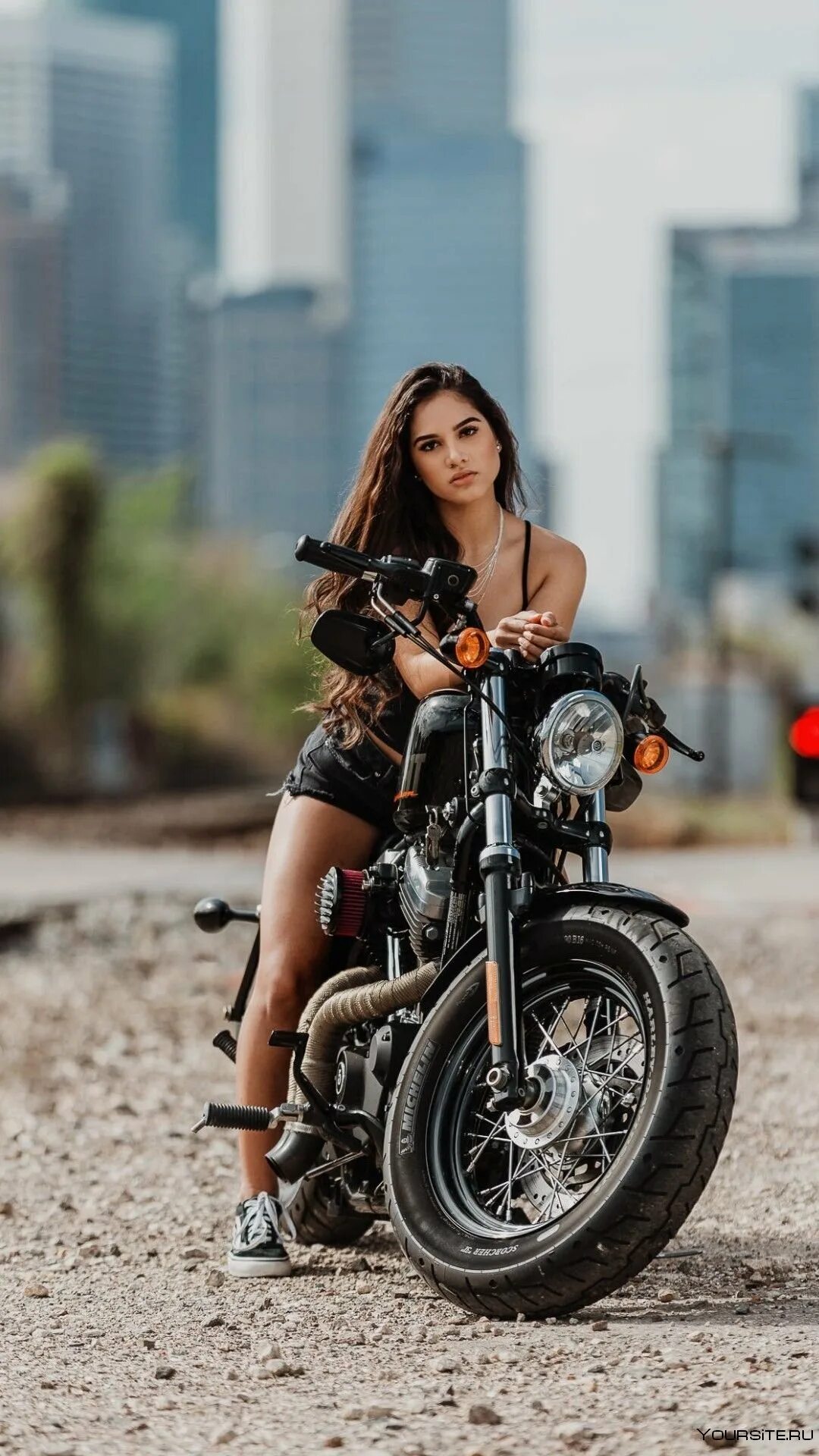 Девушка на мотоцикле. Фотосессия на мотоцикле девушки. Про девушку на мотоцикле