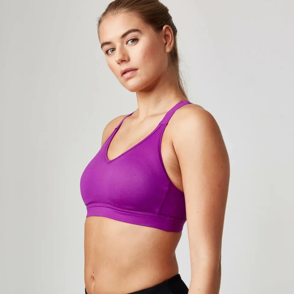 Victoria's secret sport bra white. Спортивный бюстгальтер для подростка. Sports bra. Спортивный бюстгальтер. Brooks спортивная одежда.