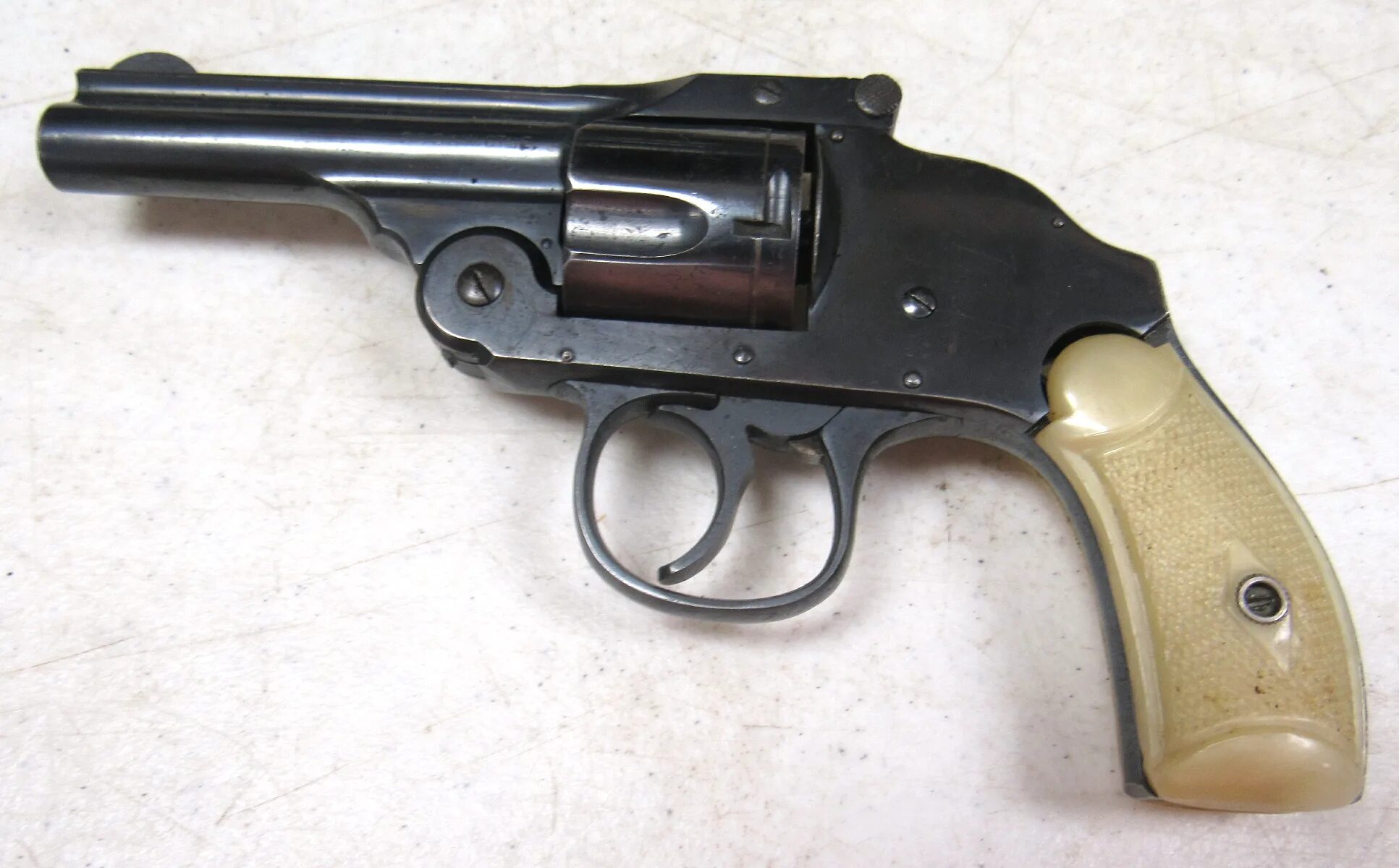 Револьвер Харрингтон и Ричардсон. Револьвер enfiled # Break Top in-38 s&m. Револьвер Xаррингтон Ричардсон "xенд эжектор".