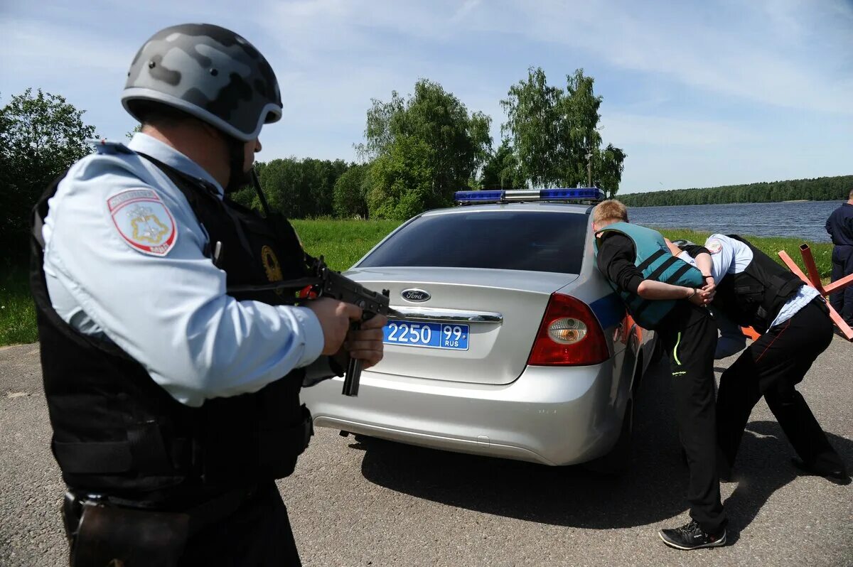 Нападение на полицейских сегодня в подмосковье. Учение вневедомственной охраны. Наряд полиции. Наряд ППС. Напарник полицейский Россия.