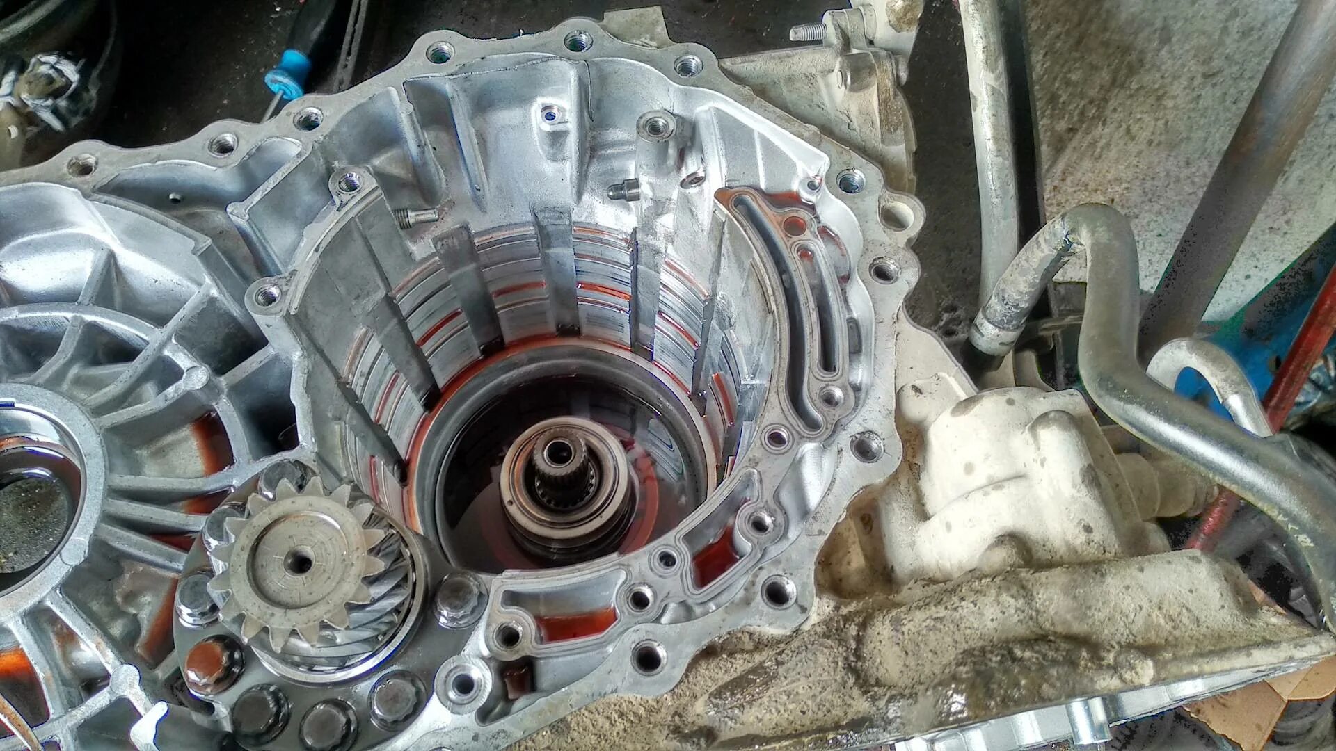 При переключении передач машина дергается акпп. 2y toyota automatic transmission. акпп пинается с 1на2 бмв ф10. акпп в разрезе. задняя передача акпп.