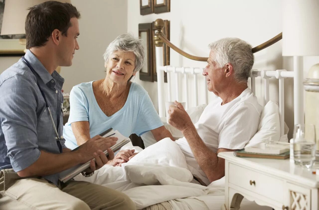 Помощь онкологическим больным. Беседа с родственниками пациента. Общение с пожилым человеком. Разговор с пожилым человеком. Социальная реабилитация пожилых людей.