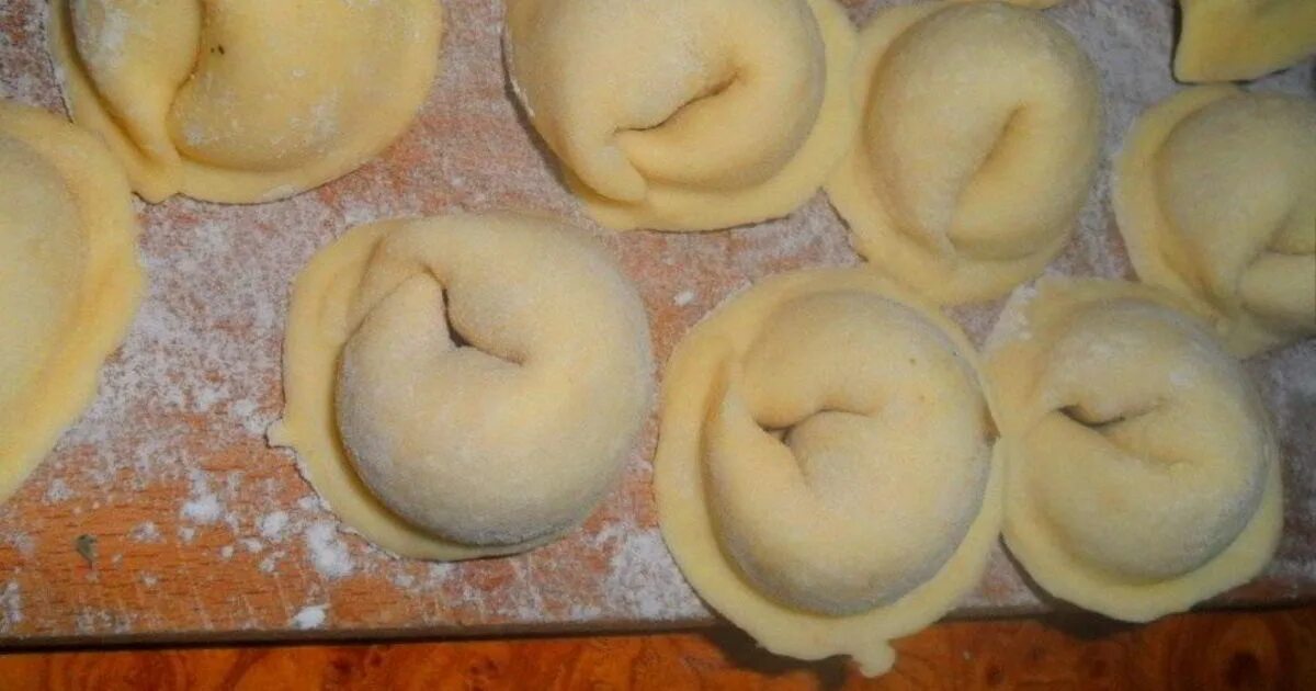 Пельмени домашние. Равиоли из индейки. Рецепт мягкие пельмени. Мясистые пельмени. Пельмени по домашнему.